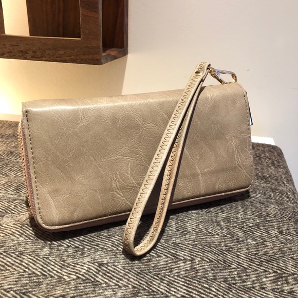 Vegan Leather Clutch Wallet - Picture 4 of 7